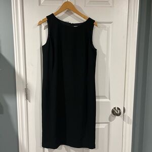 Peter Nygard Black Sleeveless Sheath Dress